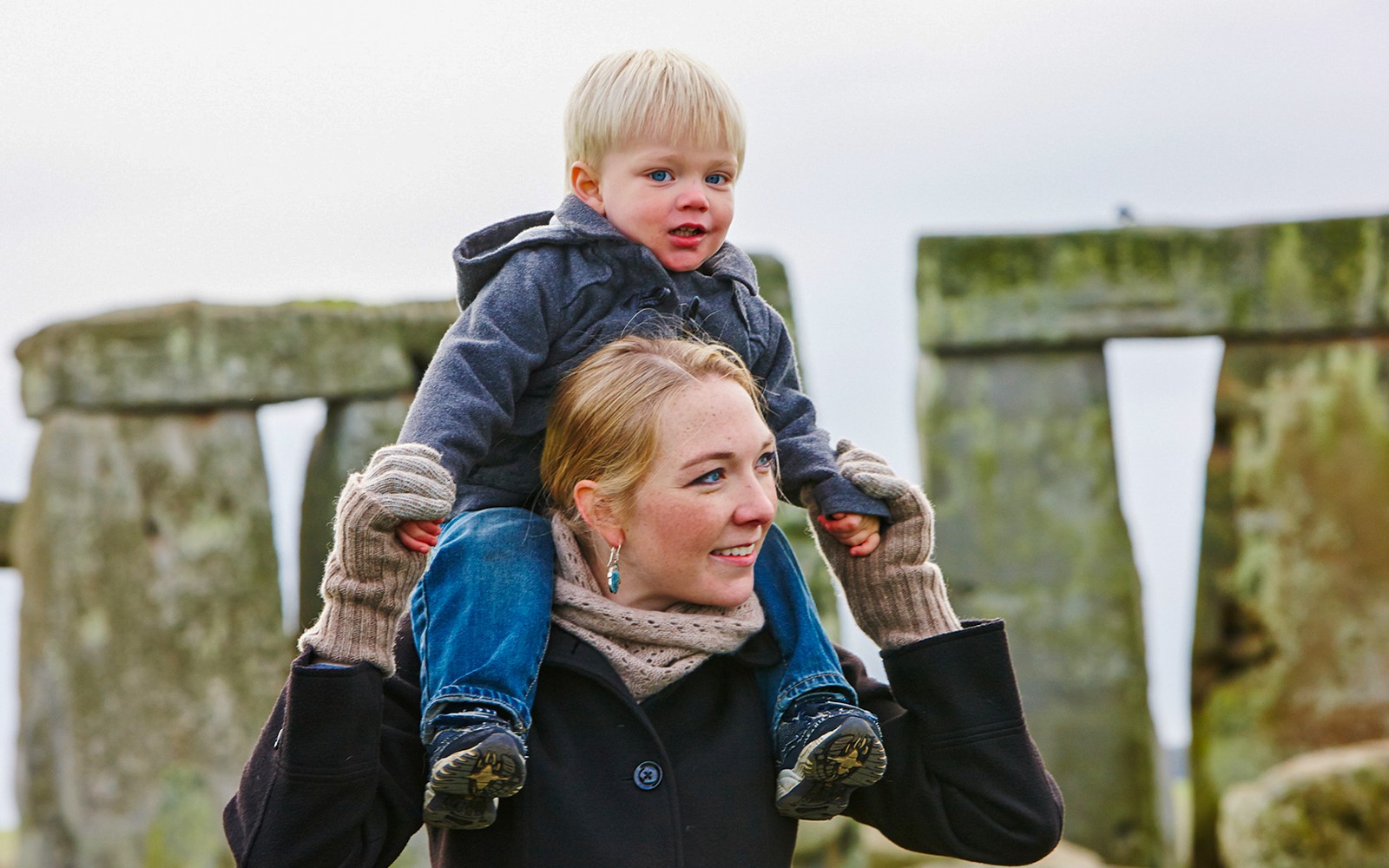 From London: Exclusive Entry to Stonehenge Inner Circle & Windsor Tour