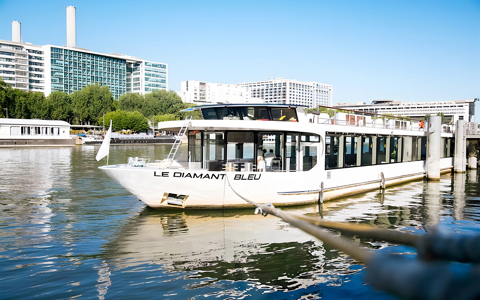 Le Diamant Bleu Gourmet Meal with Seine River Cruise — gallery 1