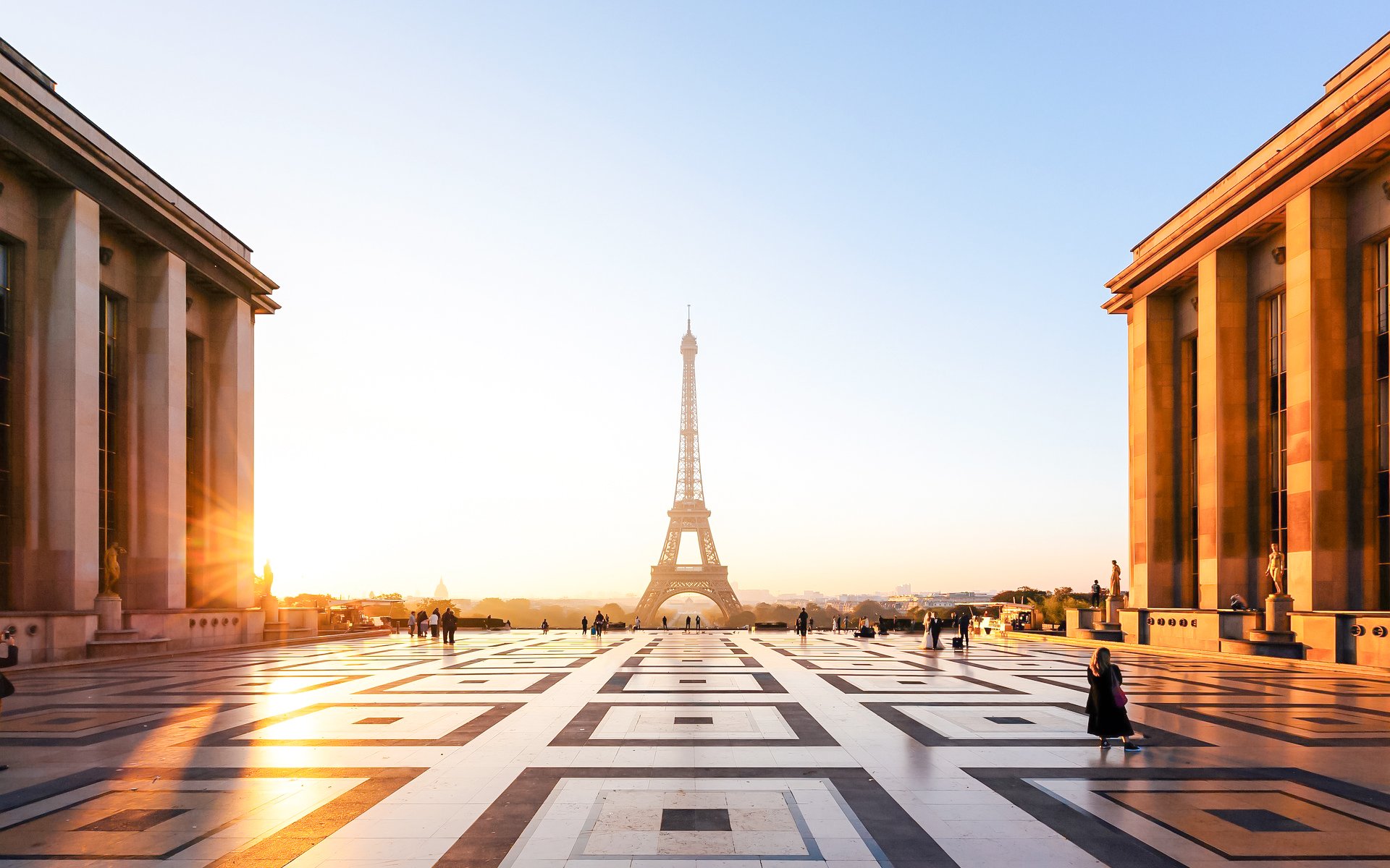 Illumination Tour of Paris and Eiffel Tower 2nd Floor (Reserved Access)