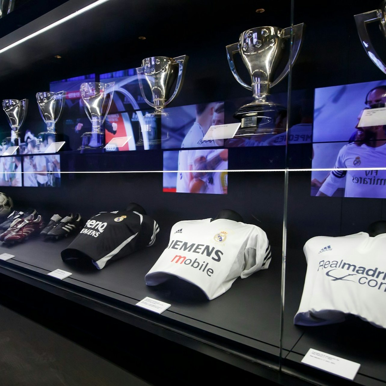 Madrid: 1-Hour Highlights Tour with Bernabéu Stadium Entry
