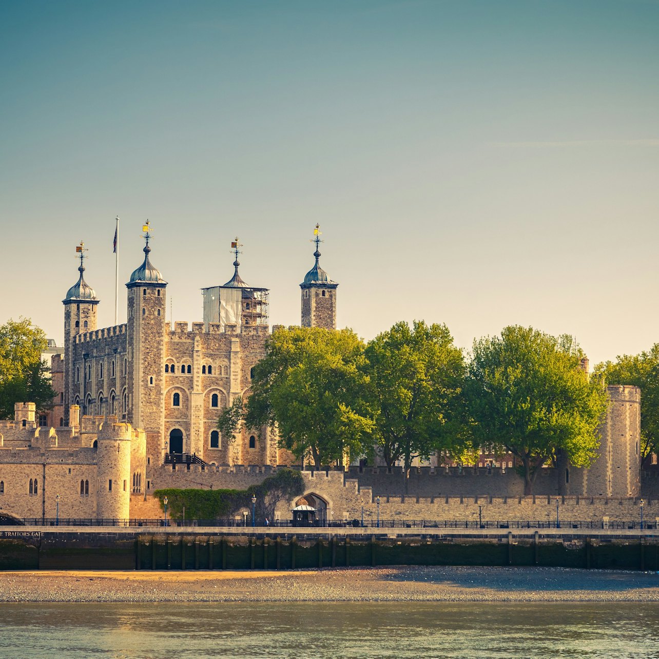 Tower of London: Guided Tour with a Beefeater
