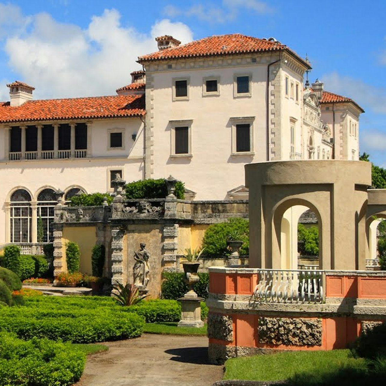 Vizcaya Museum & Gardens: Entry Ticket + Transport