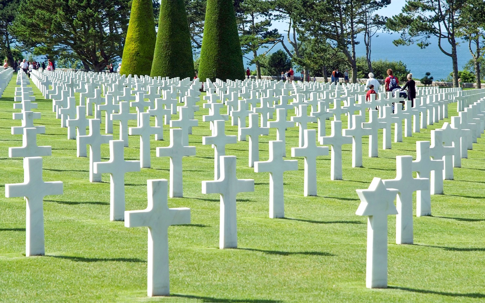 From Paris: WWII US D-Day Beaches Guided Tour with Optional Lunch