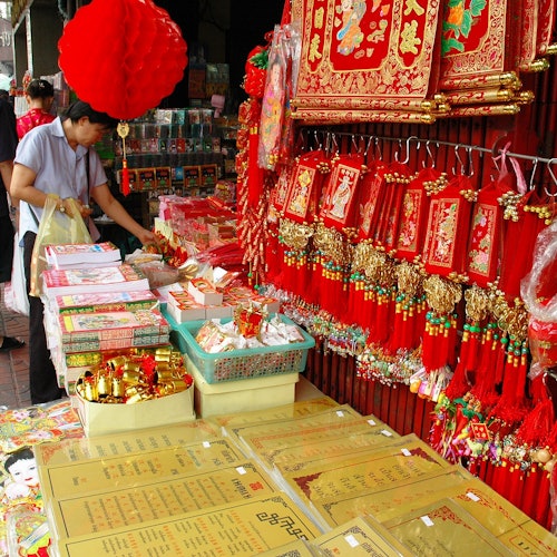 Chinatown Bangkok: Private Walking Tour + Food & Drinks — gallery 1