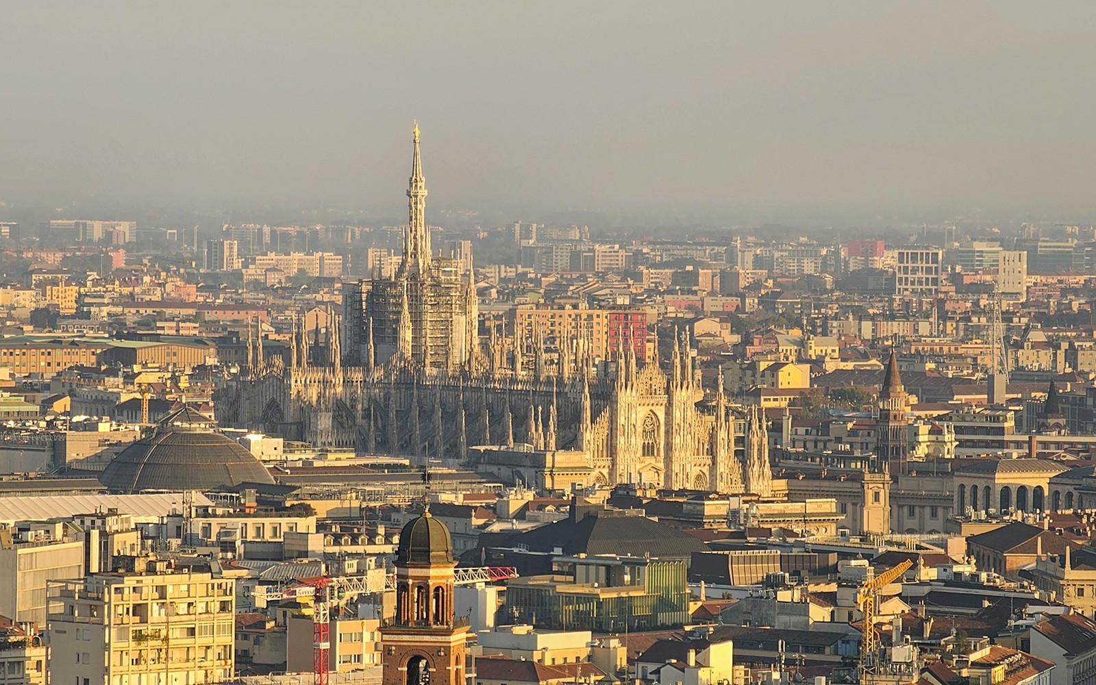 Torre Branca & Sforza Castle Guided Tour with Park Walk