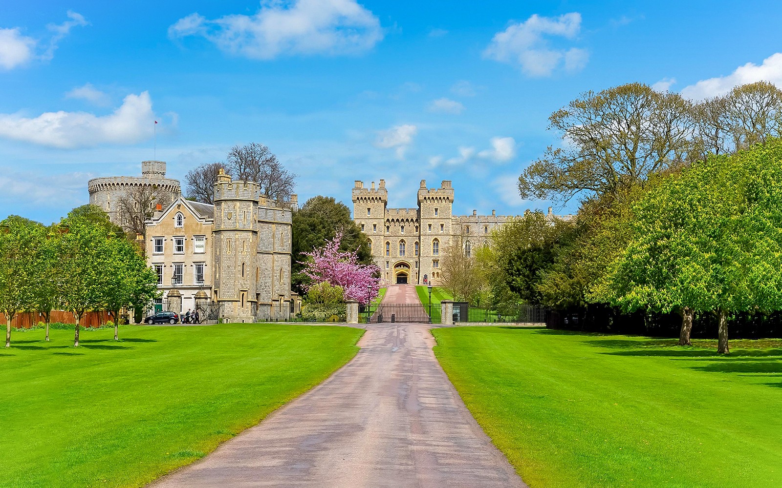 From London: Stonehenge and Windsor Day Trip — portrait