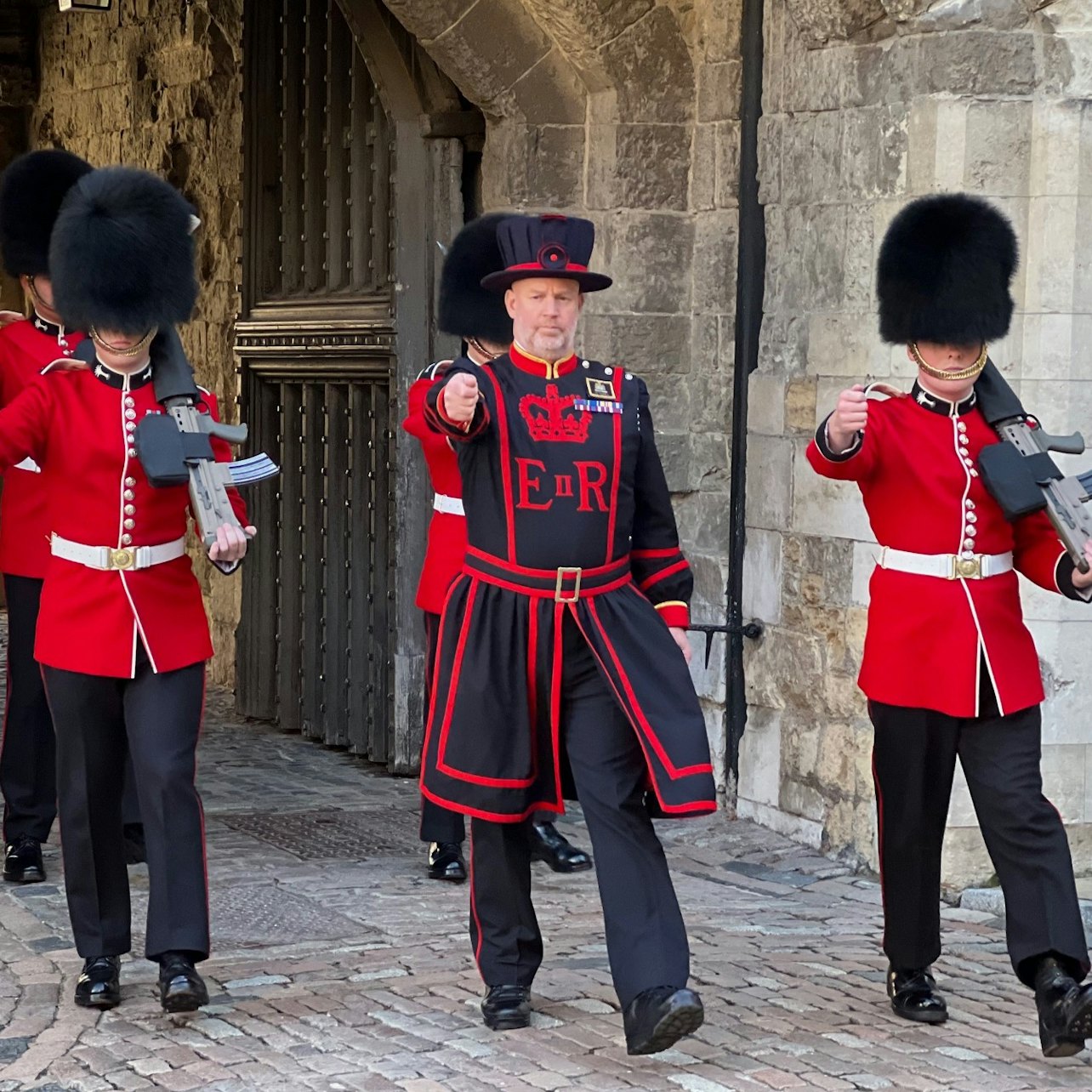 Tower of London: Early Access + Opening Ceremony + Boat Ride + Westminster Tour