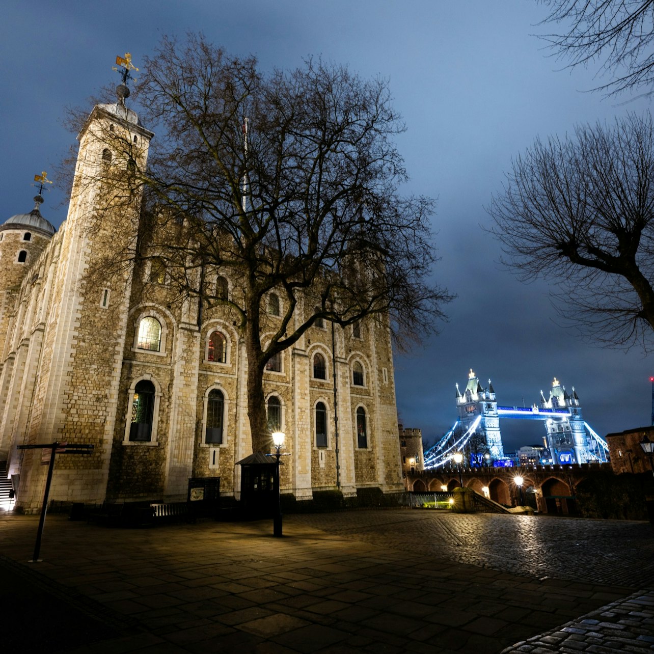 Tower of London: Guided Night Tour + Ceremony of the Keys
