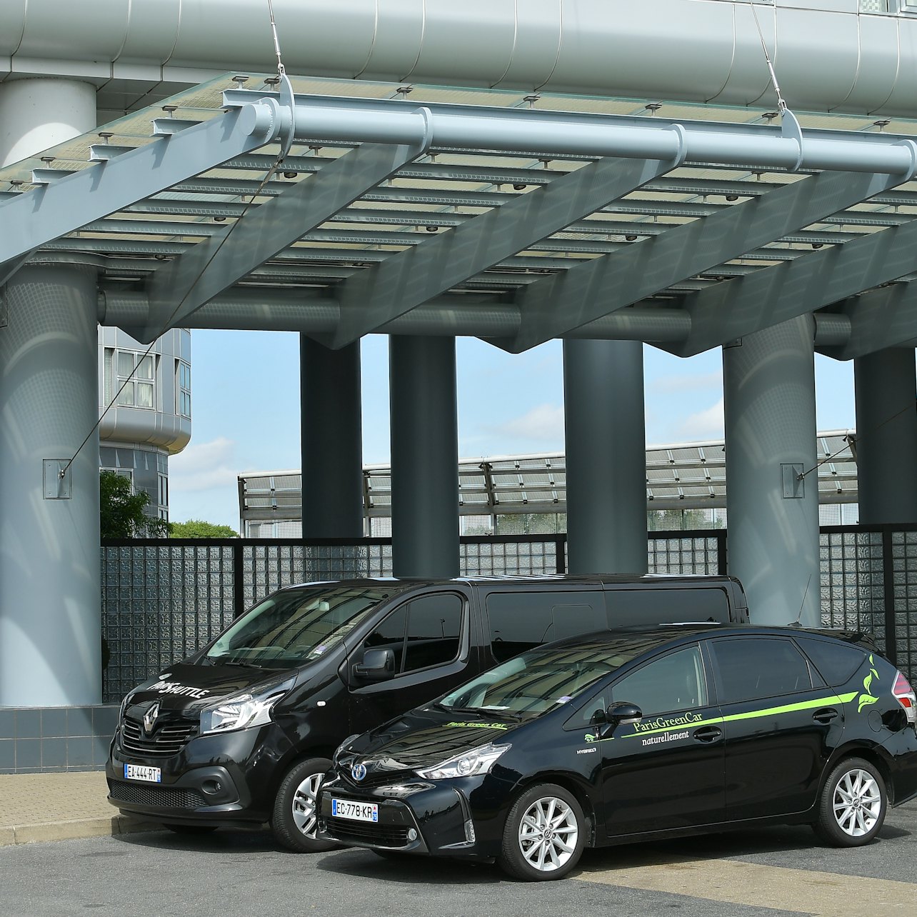 Paris: Roundtrip Taxi Transfer from Charles de Gaulle Airport to Disneyland — gallery 3