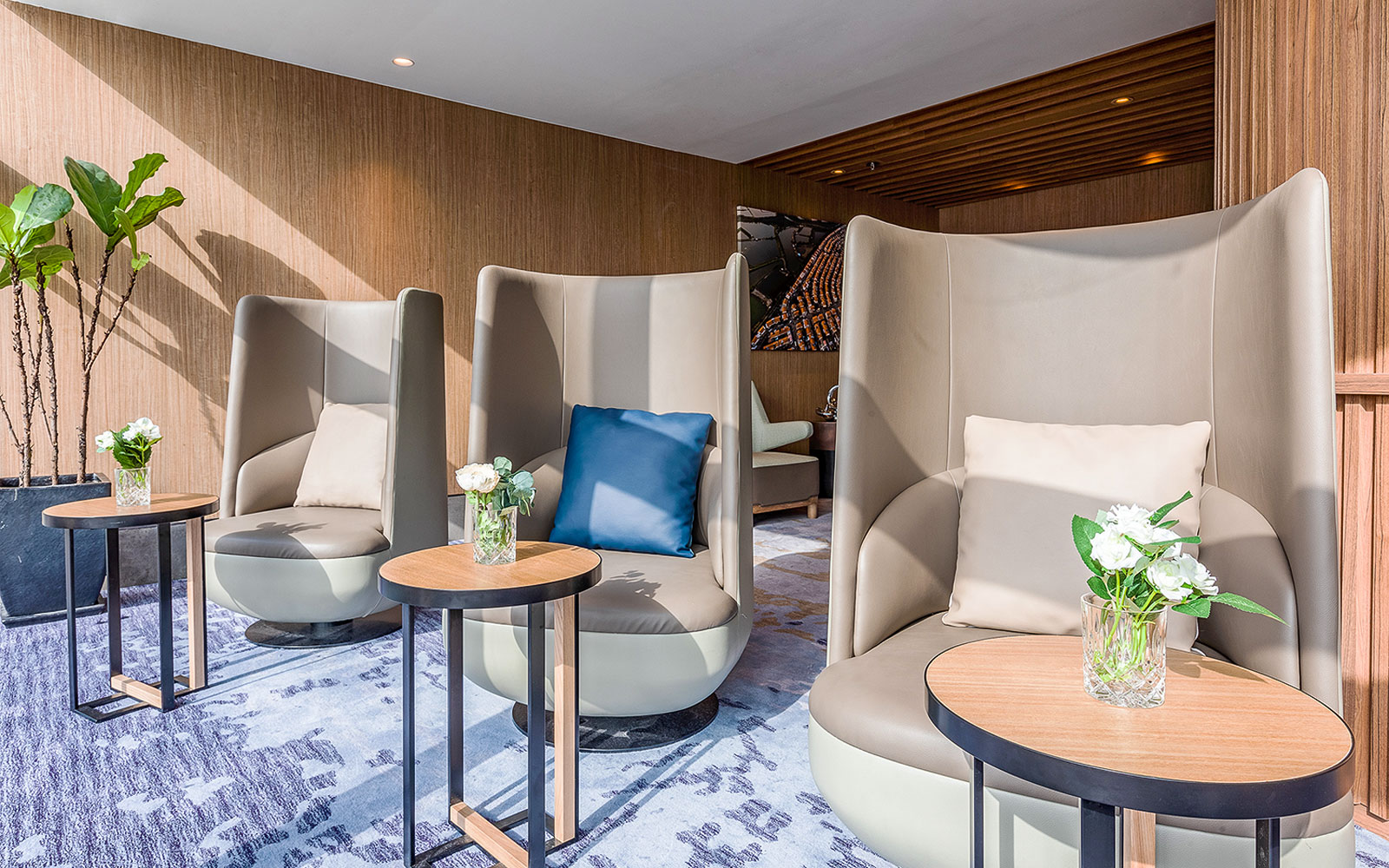 Plaza Premium Lounge Access at Hong Kong International Airport: Standard Lounge 