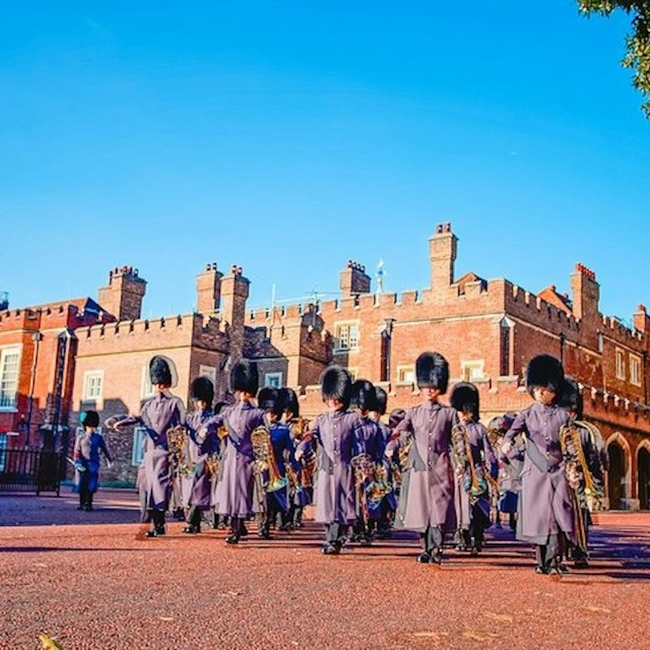 London: Westminster Guided Walking Tour + Thames River Cruise + The Shard Entry — gallery 5