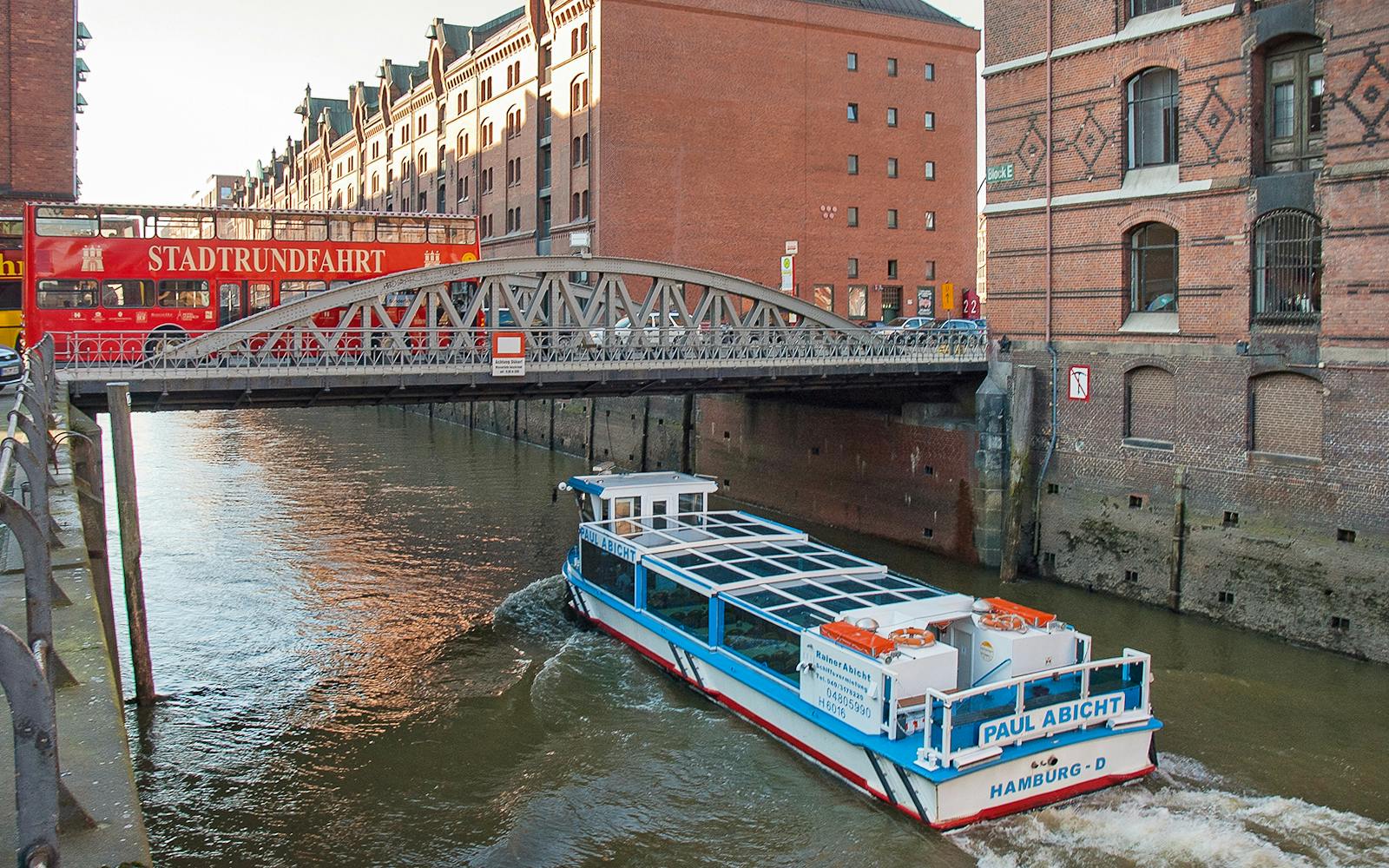 Harbour cruise vessel beside Speicherstadt