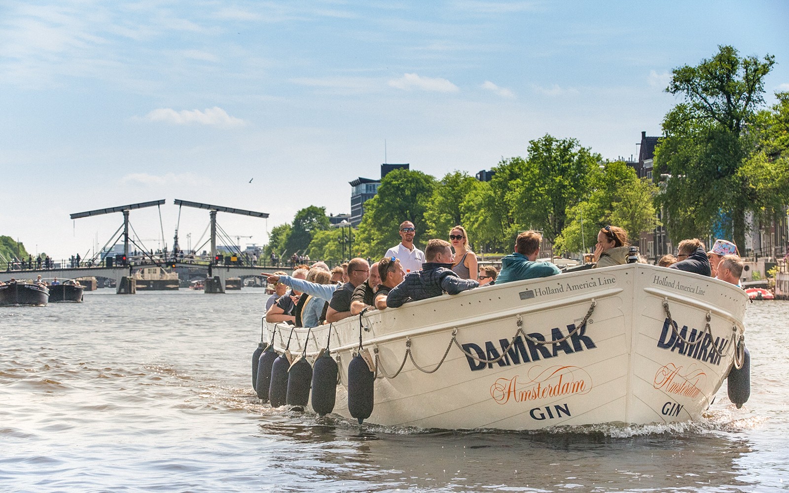 Amsterdam: 1-Hour Luxury Canal Cruise on Electric Boat with Onboard Bar — gallery 3