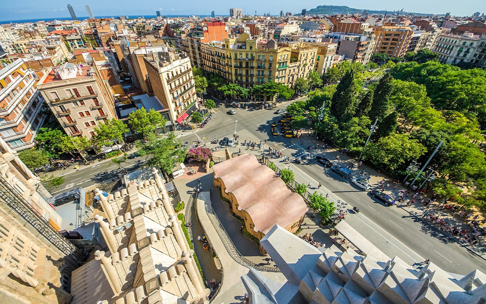 Sagrada Familia Fast-Track Guided Tour with Towers Access