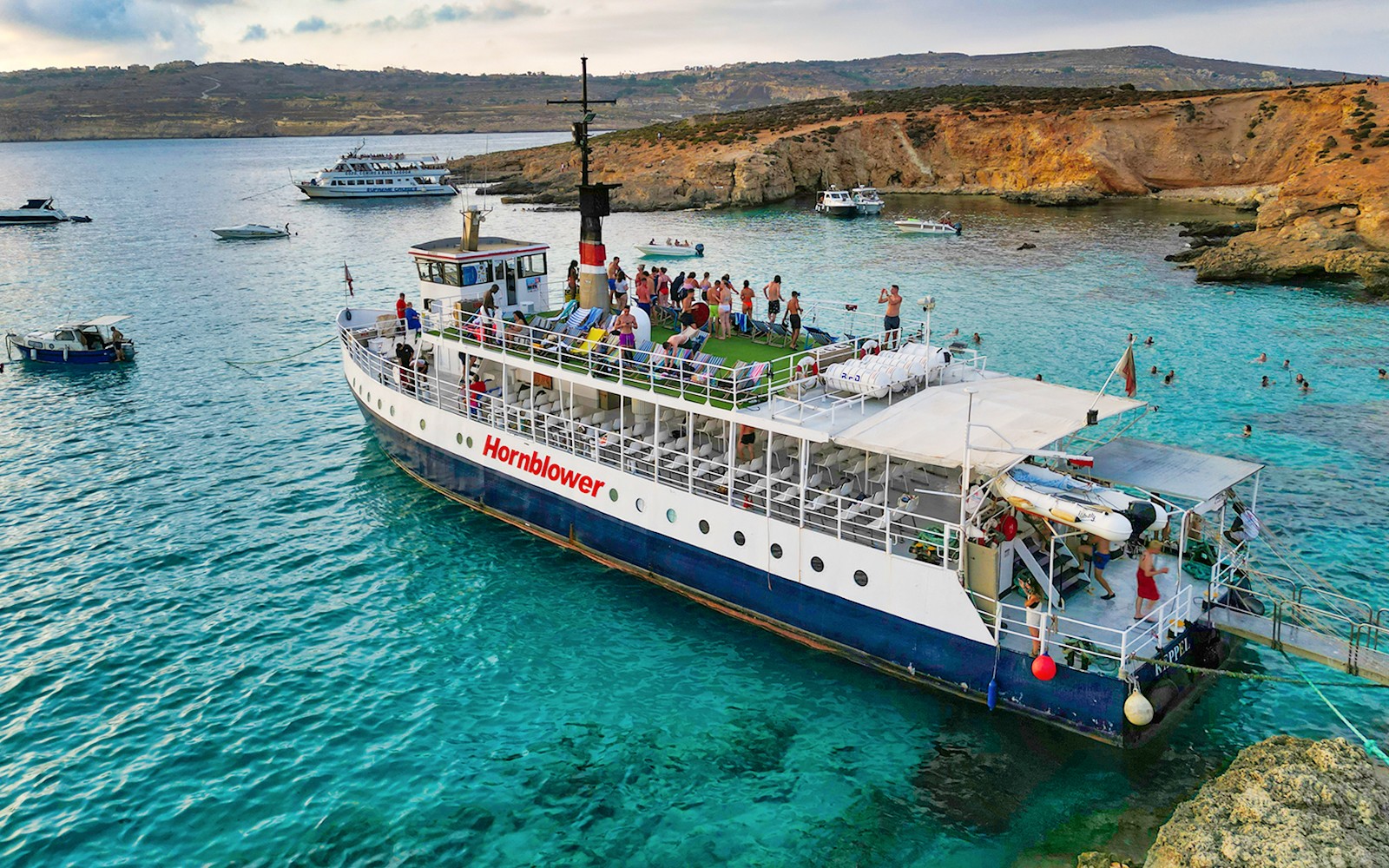 Full Gozo & Comino Boat Tour: Blue Lagoon, Crystal Lagoon, Gozo Sight-seeing & Sea Caves