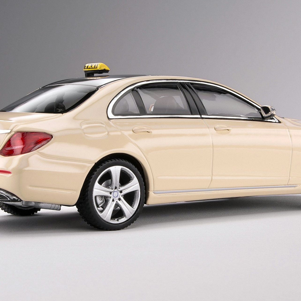 Athens: Private Taxi Transfer From/To Athens Airport and City Center