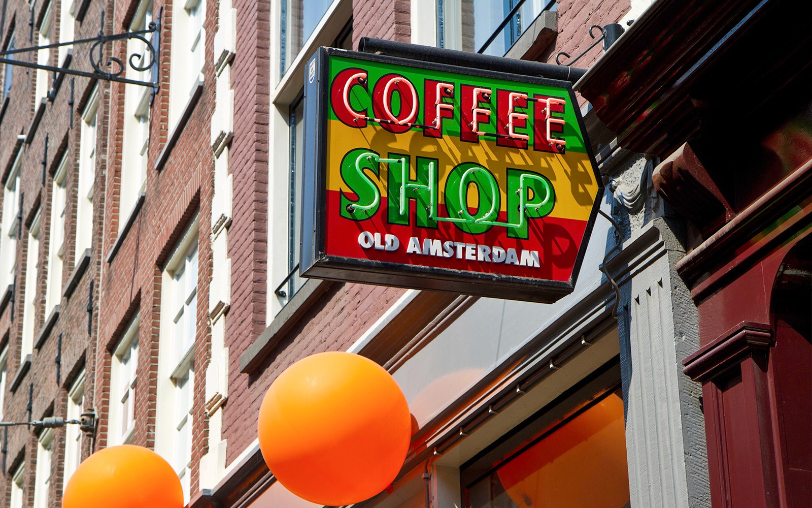 Amsterdam: Red Light District Guided Walking Tour