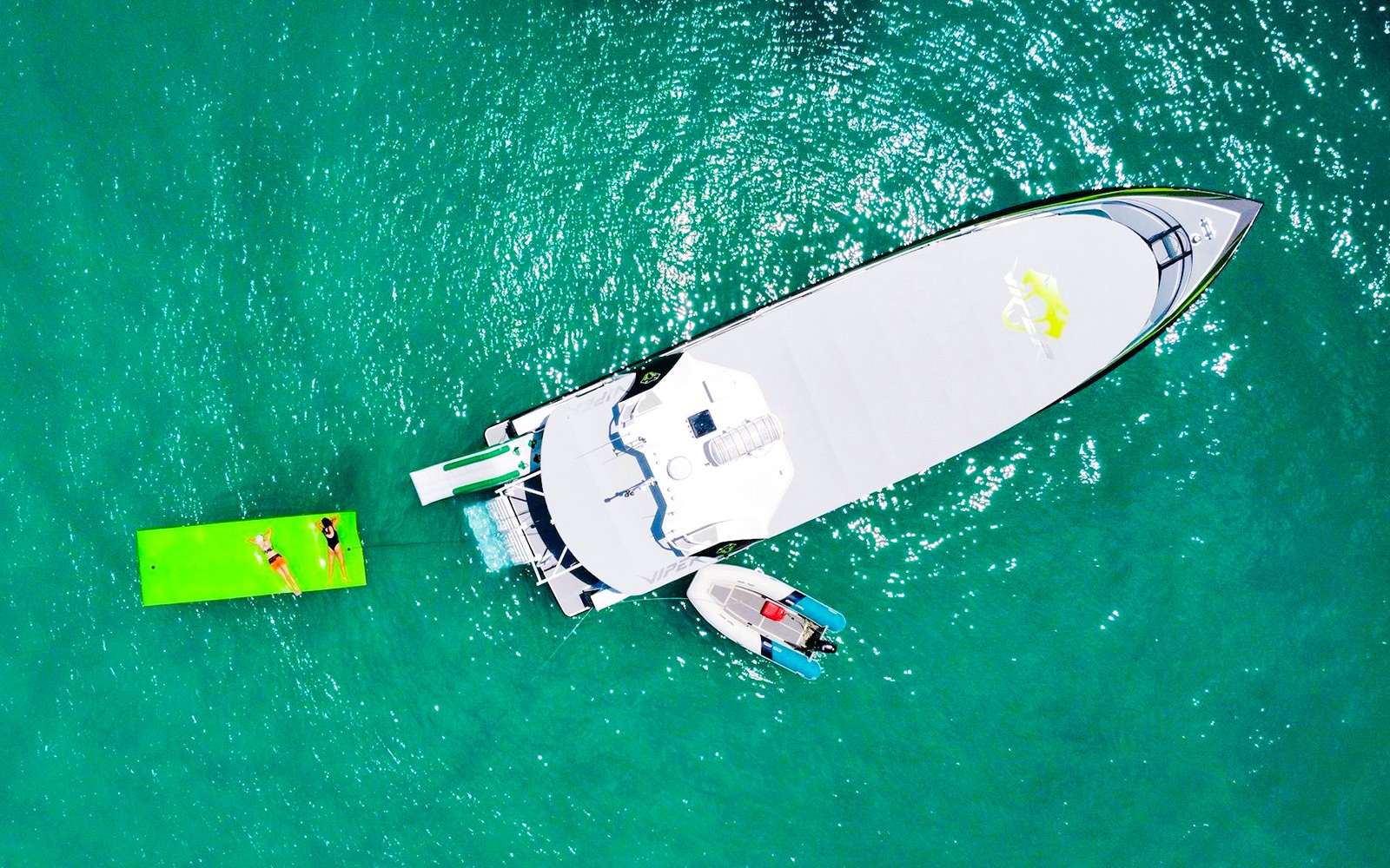 Airlie Beach: Outer Great Barrier Reef & Whitehaven Beach Snorkel Tour