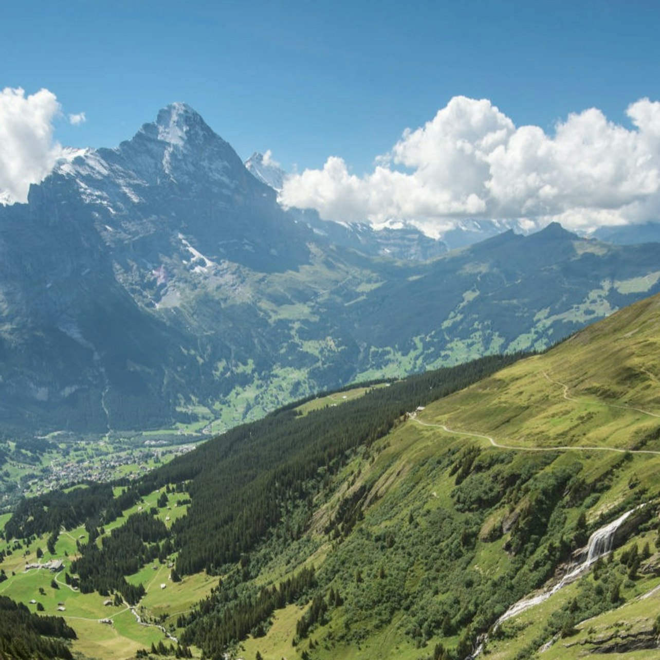 Grindelwald First: Roundtrip Gondola to Cliff Walk from Grindelwald