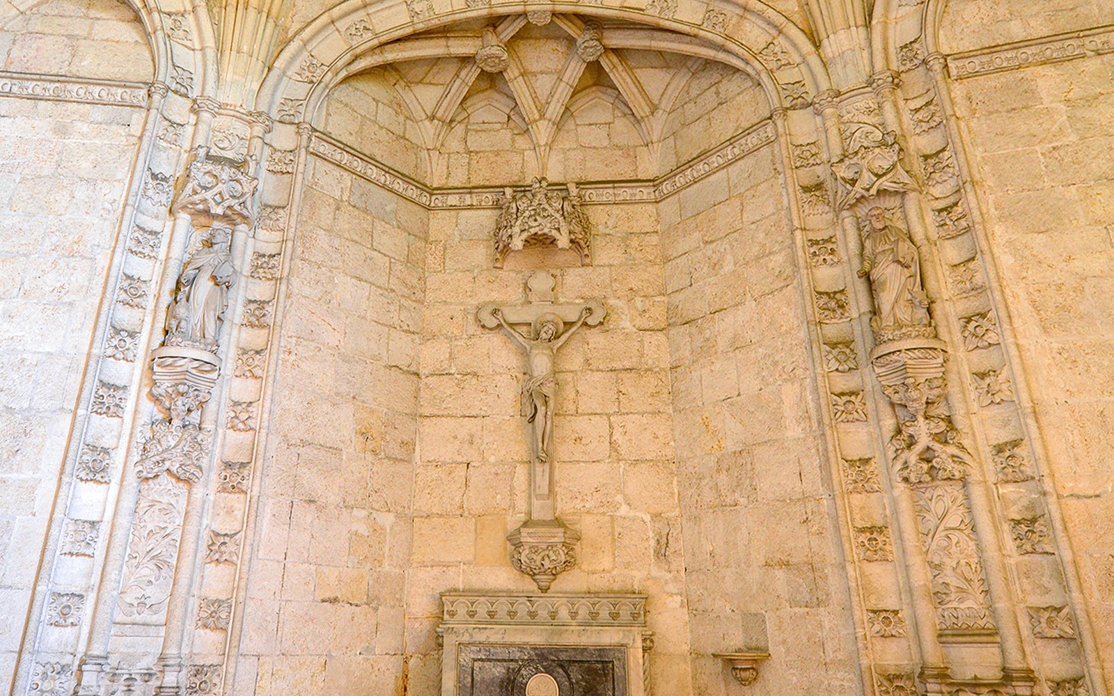 Jerónimos Monastery Tickets with Audio Guide — gallery 4