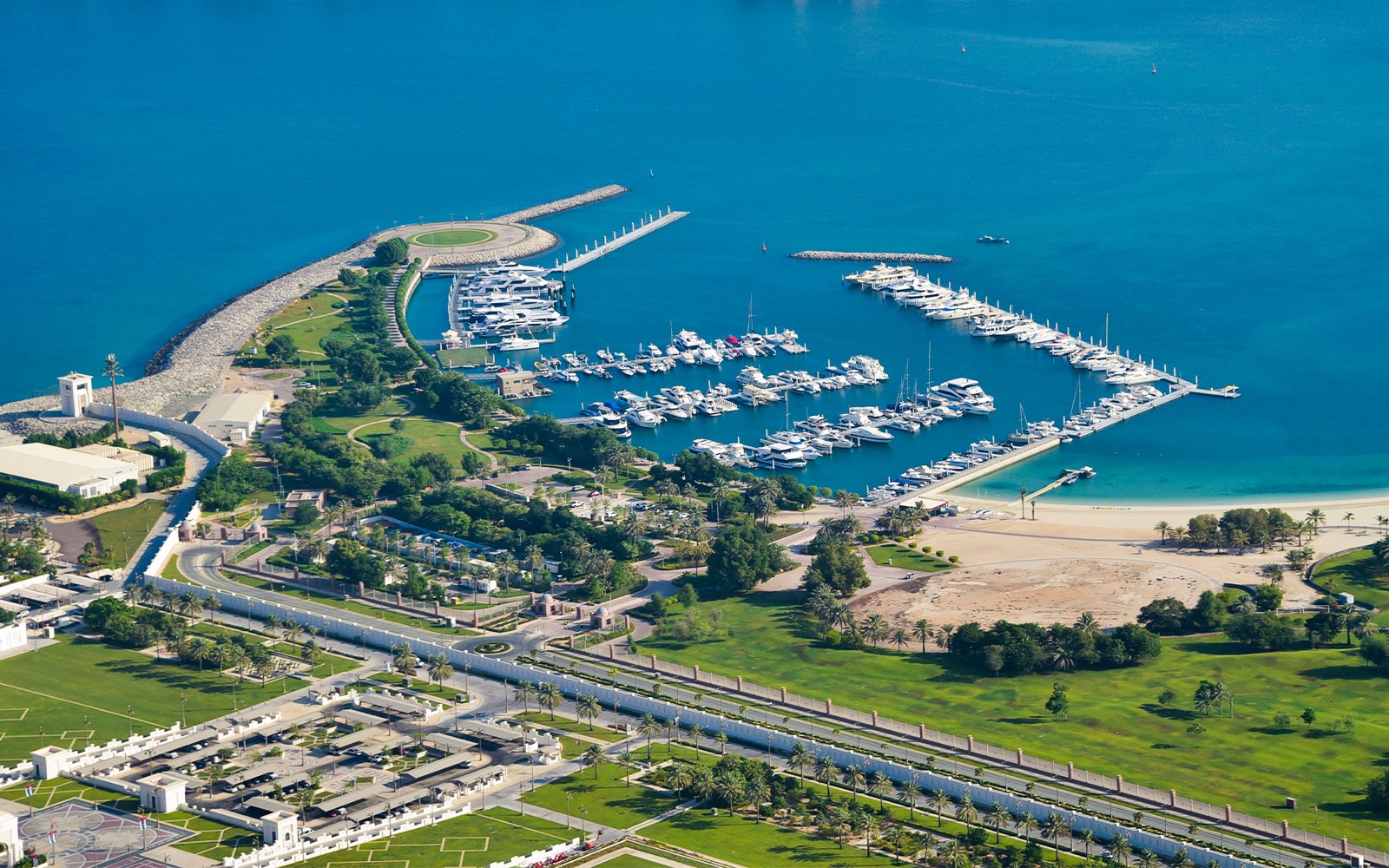 Abu Dhabi Helicopter Tour