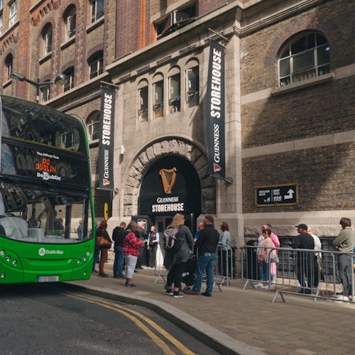 DoDublin: Hop-On Hop-Off Bus Tour + Live Guide
