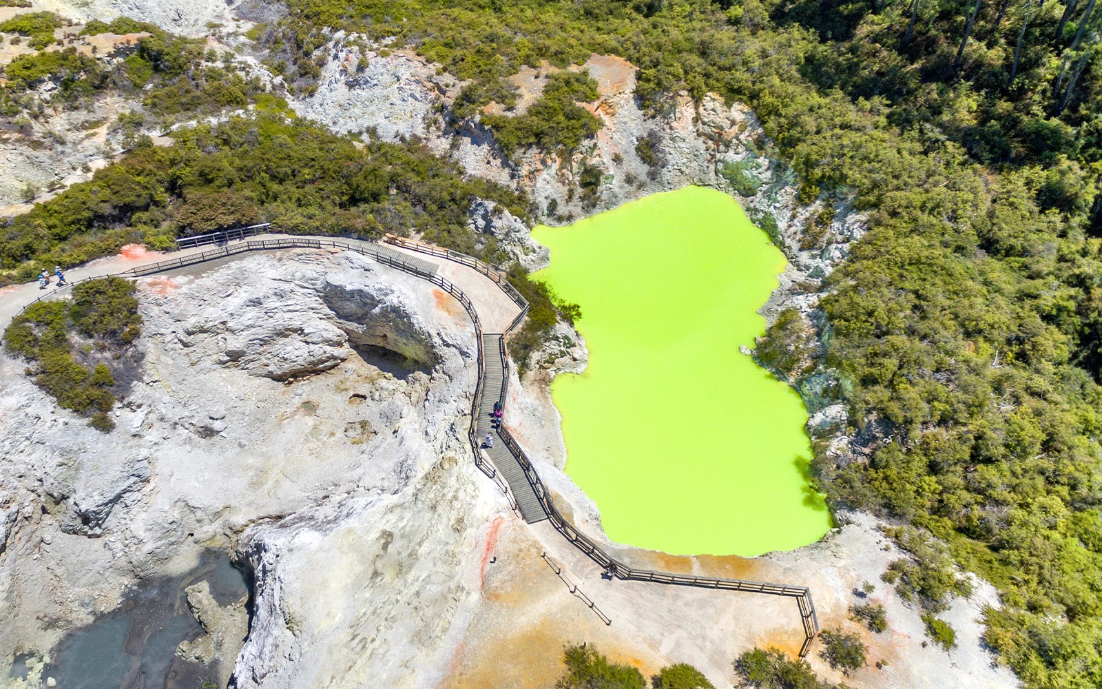 From Auckland: Hobbiton Movie Set, Wai-O-Tapu, & Rotorua Small Group Guided Tour — gallery 5