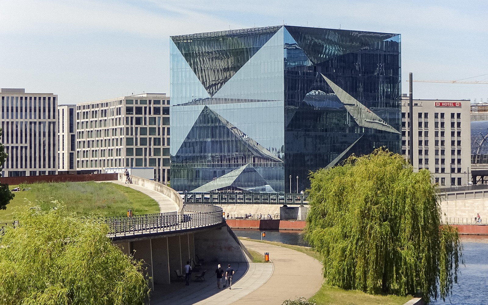 1- Hour Berlin Sightseeing Cruise from Hackascher Markt