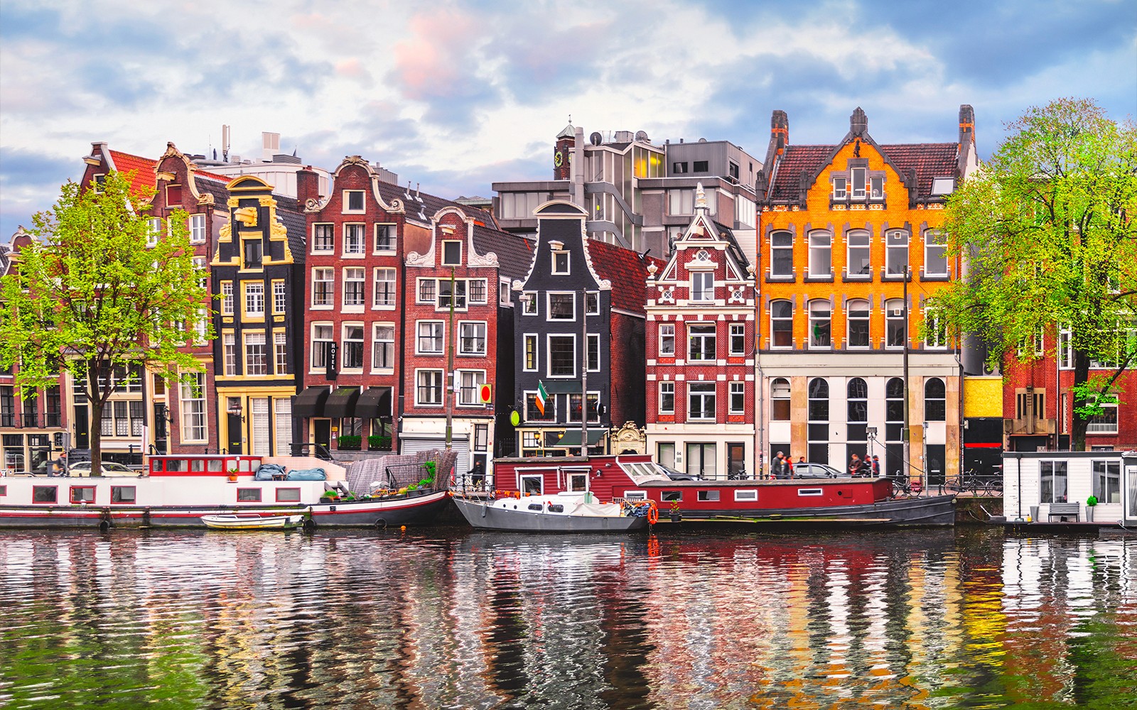 Amsterdam: 1-Hour Canal Cruise with Unlimited Drinks Option — gallery 4