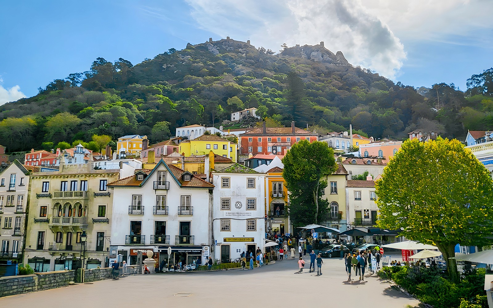 From Lisbon: Sintra, Pena Palace & Quinta da Regaleira Full-Day Trip