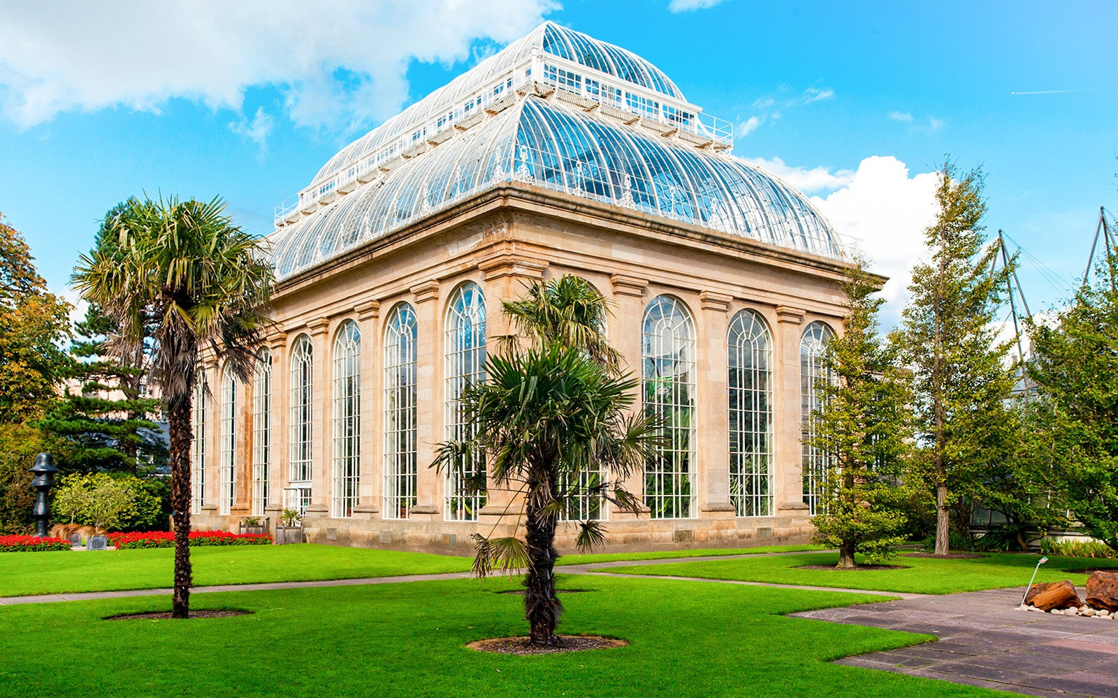 Edinburgh: Royal Attractions Tickets + 48-Hour Hop-On Hop-Off Bus Tour