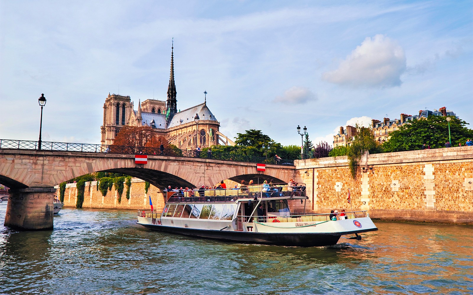 Seine River Cruise with Champagne from Notre-Dame — gallery 1