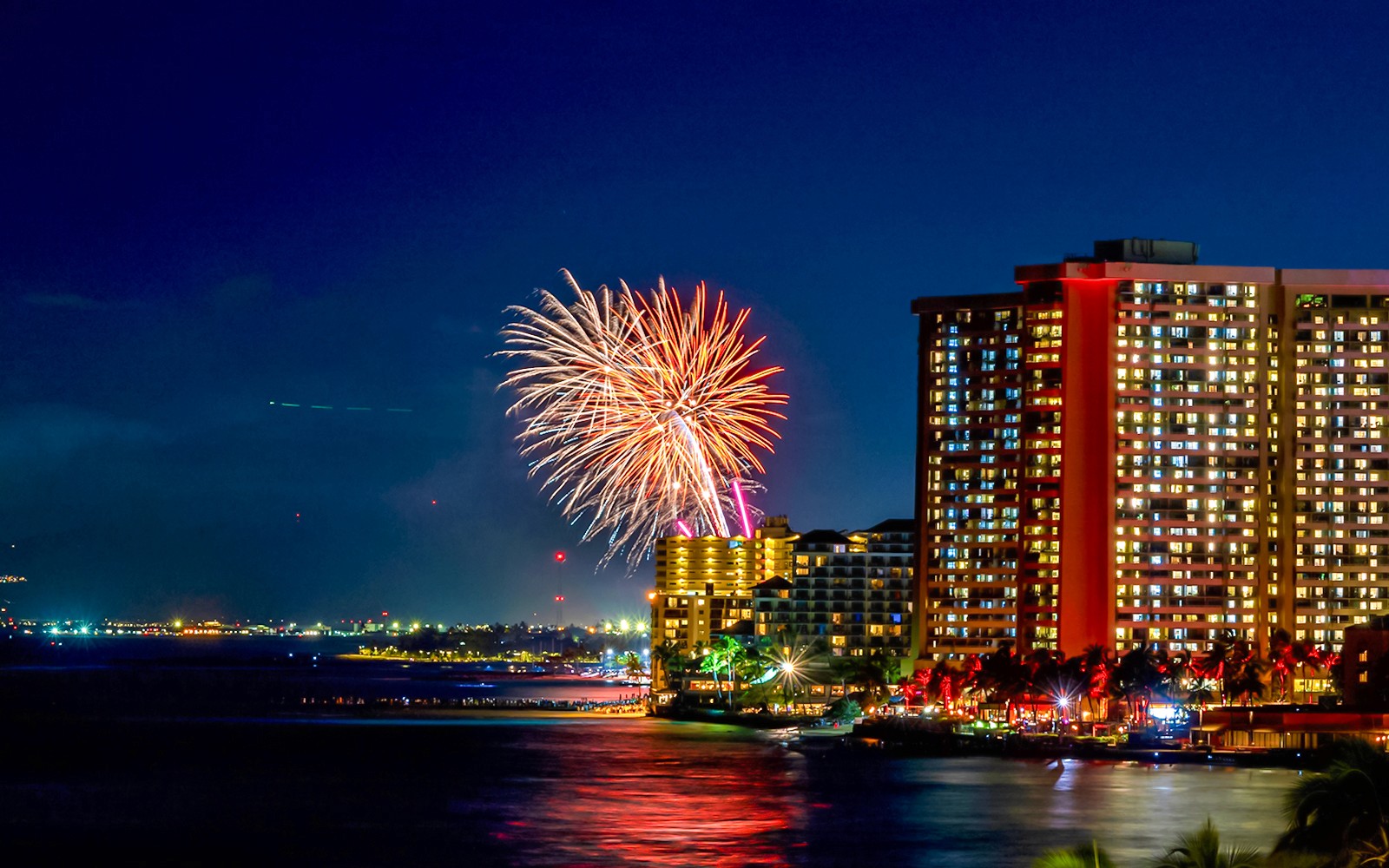 Waikiki Fireworks Cruise