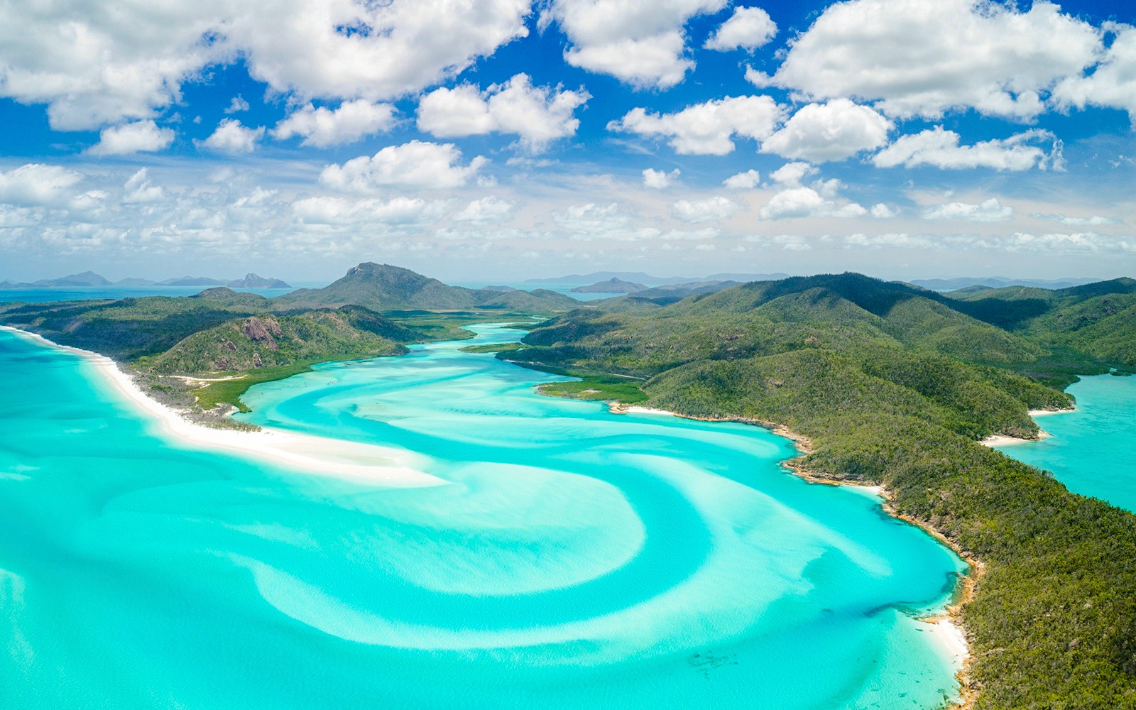 From Airlie Beach: Whitsunday Islands & Heart Reef 60-Minute Scenic Flight