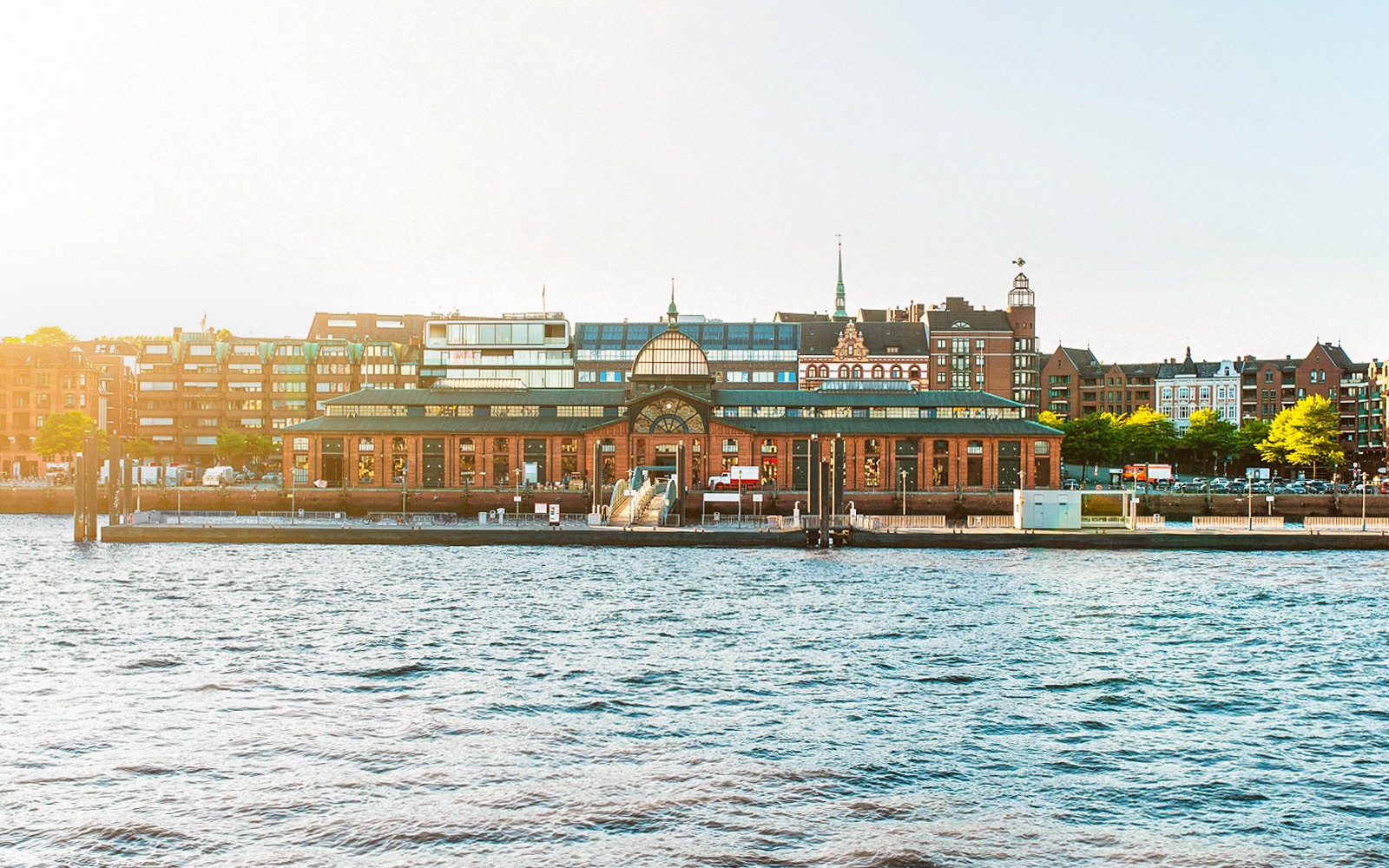 2-Hour Harbor Cruise in Hamburg with Live Commentary in German — gallery 5
