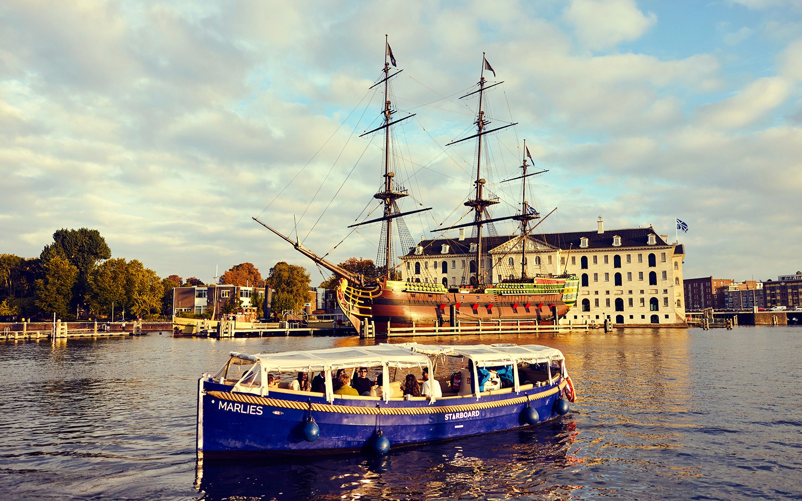 Amsterdam: 1-Hour Romantic Candlelight Evening Cruise With Unlimited Wine & Cheese — gallery 1