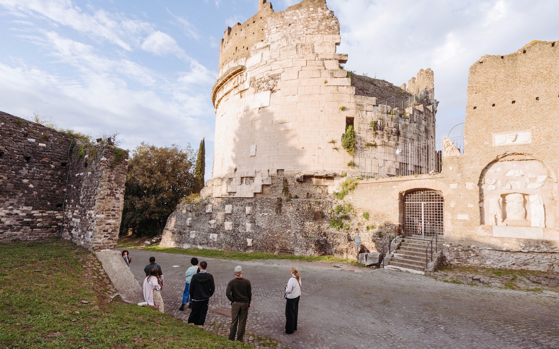 Catacombs of St. Sebastian Guided Tour with Aqueducts & Appian Way