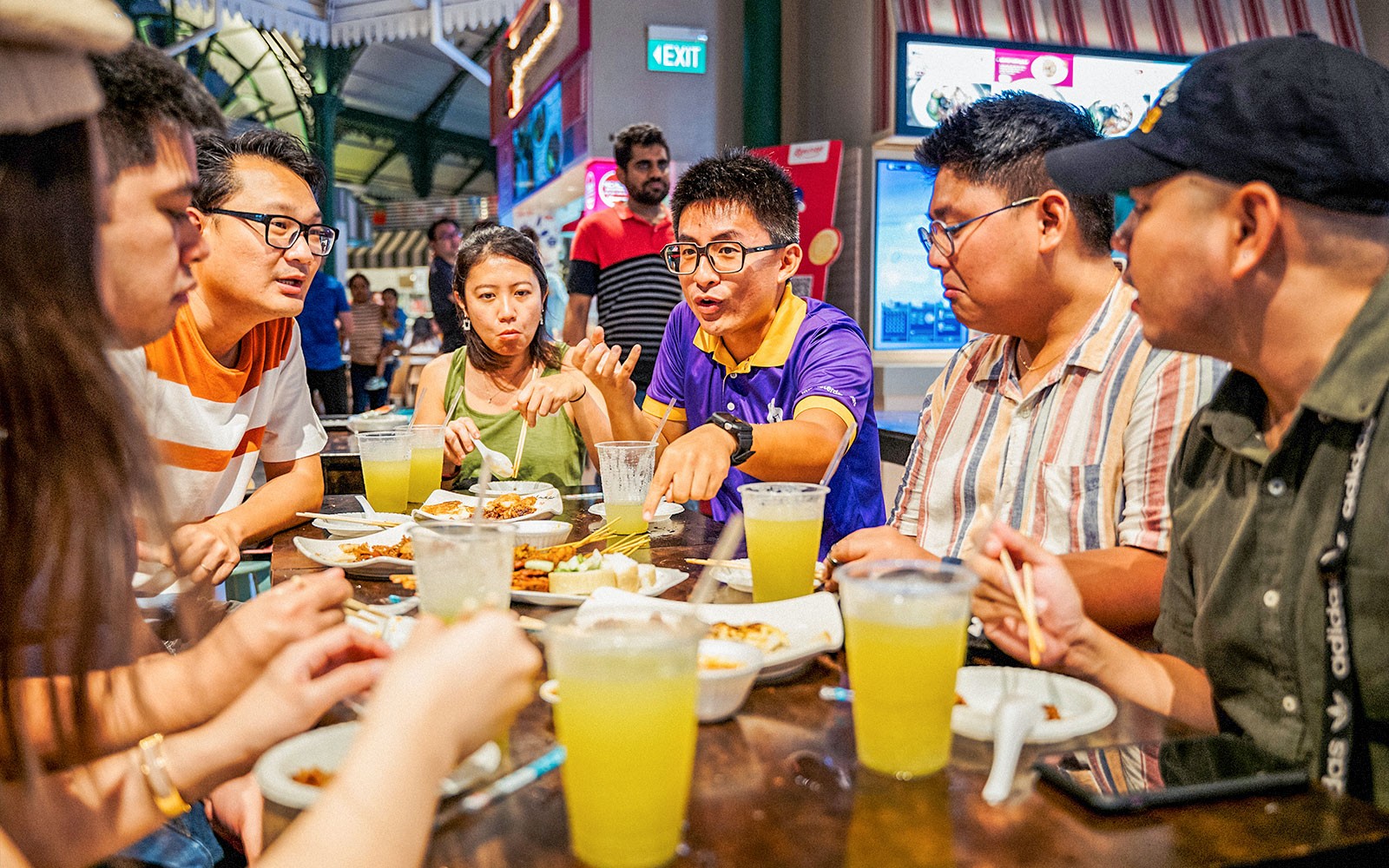 Small Group Guided Night Food Tour in Singapore — gallery 1