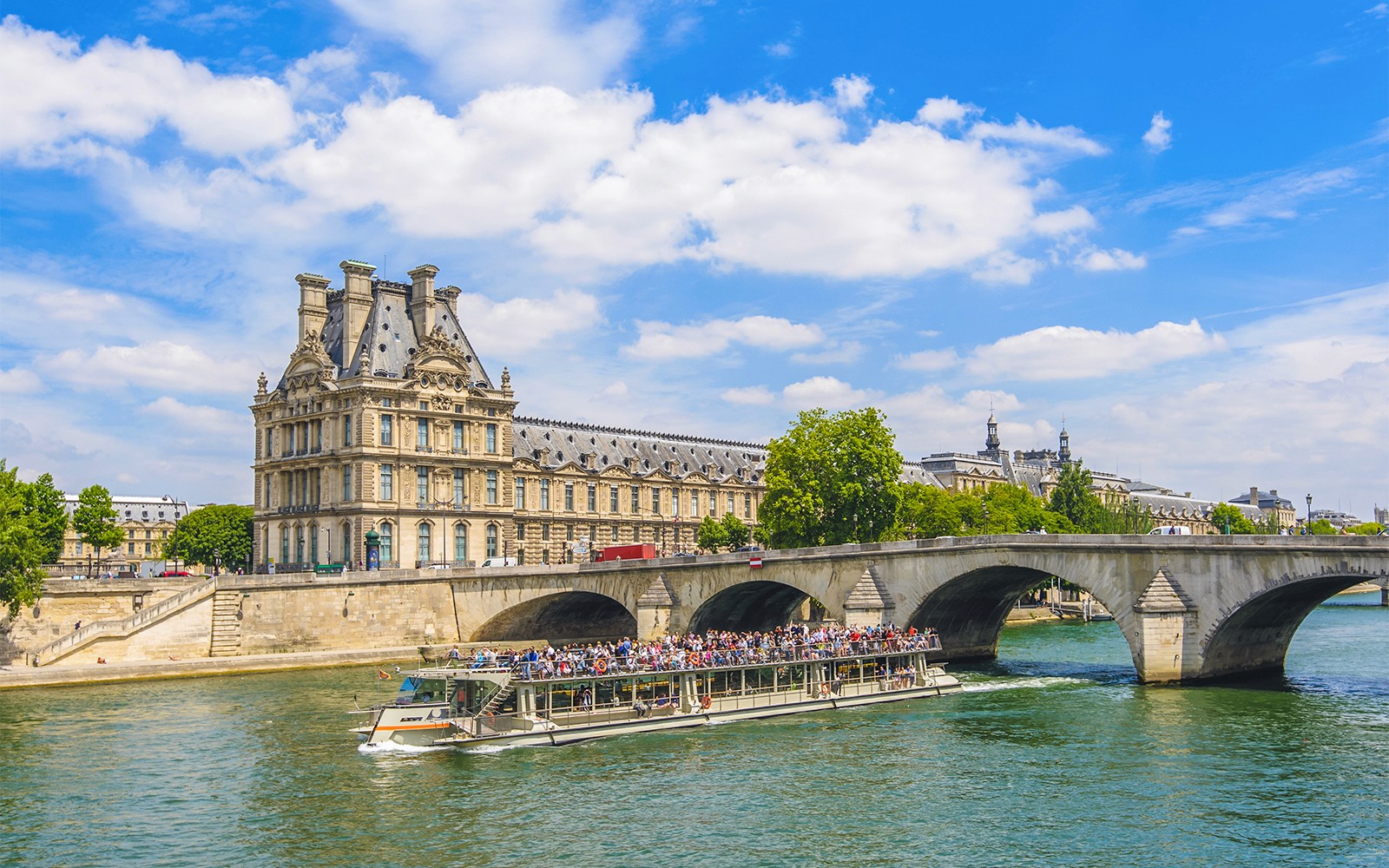 From London: Luxury Escorted Paris Day Trip with Lunch on the Eiffel Tower — mobile