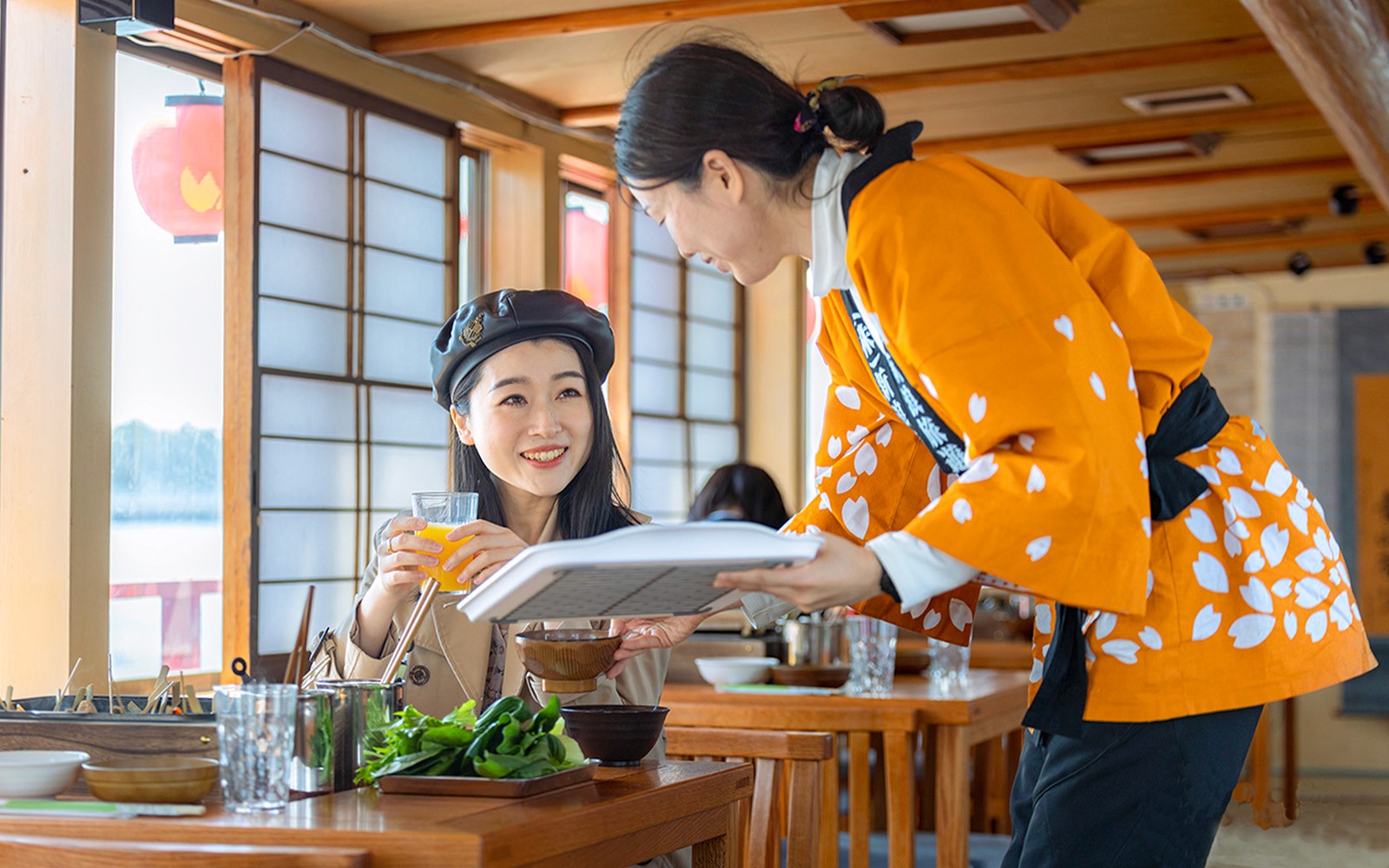 Traditional Yakatabune Hot Pot Cruise with Shamisen Show & Tokyo Tower Entry — gallery 2