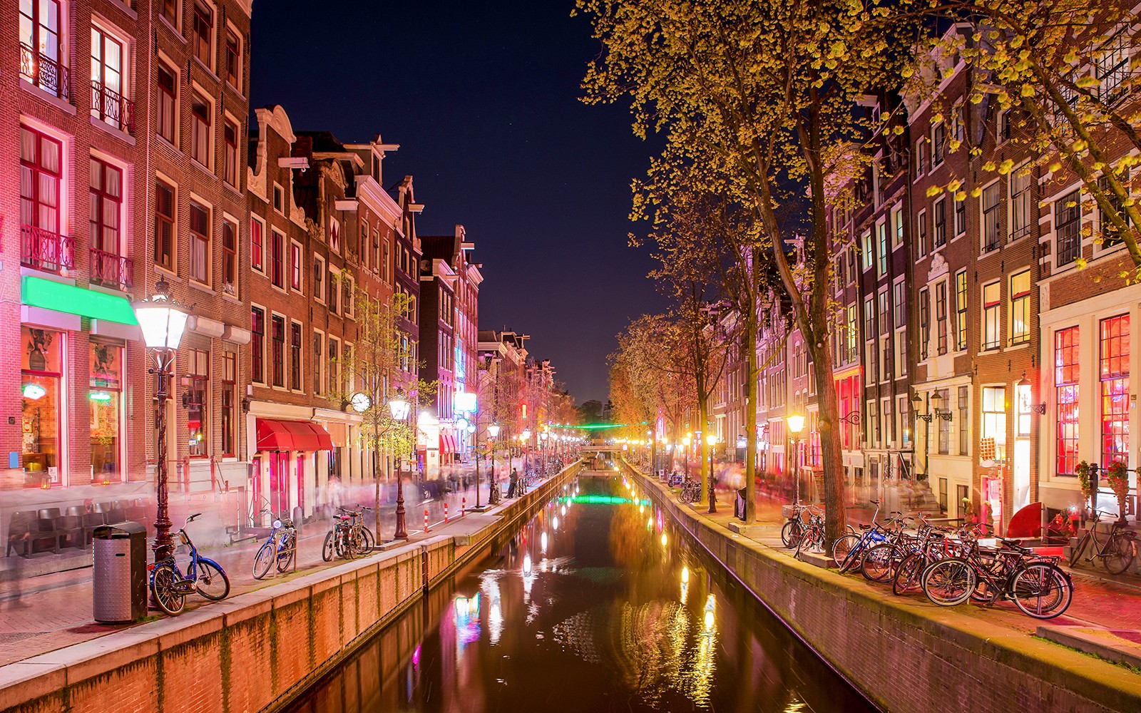 Pub Crawl Tickets: Amsterdam Red Light District — gallery 3