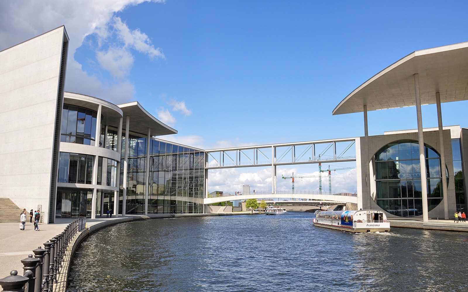 1-Hour Berlin City Highlights Sightseeing Cruise — gallery 5