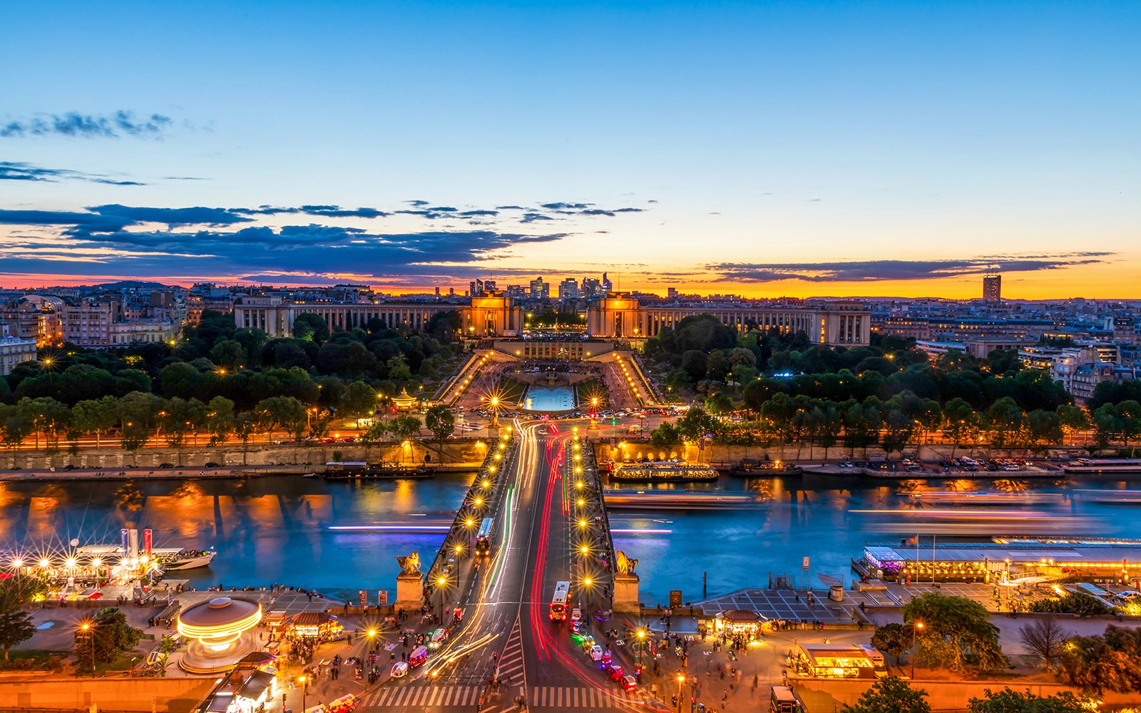Paris Evening Sightseeing Tour with Eiffel Tower Summit Tickets