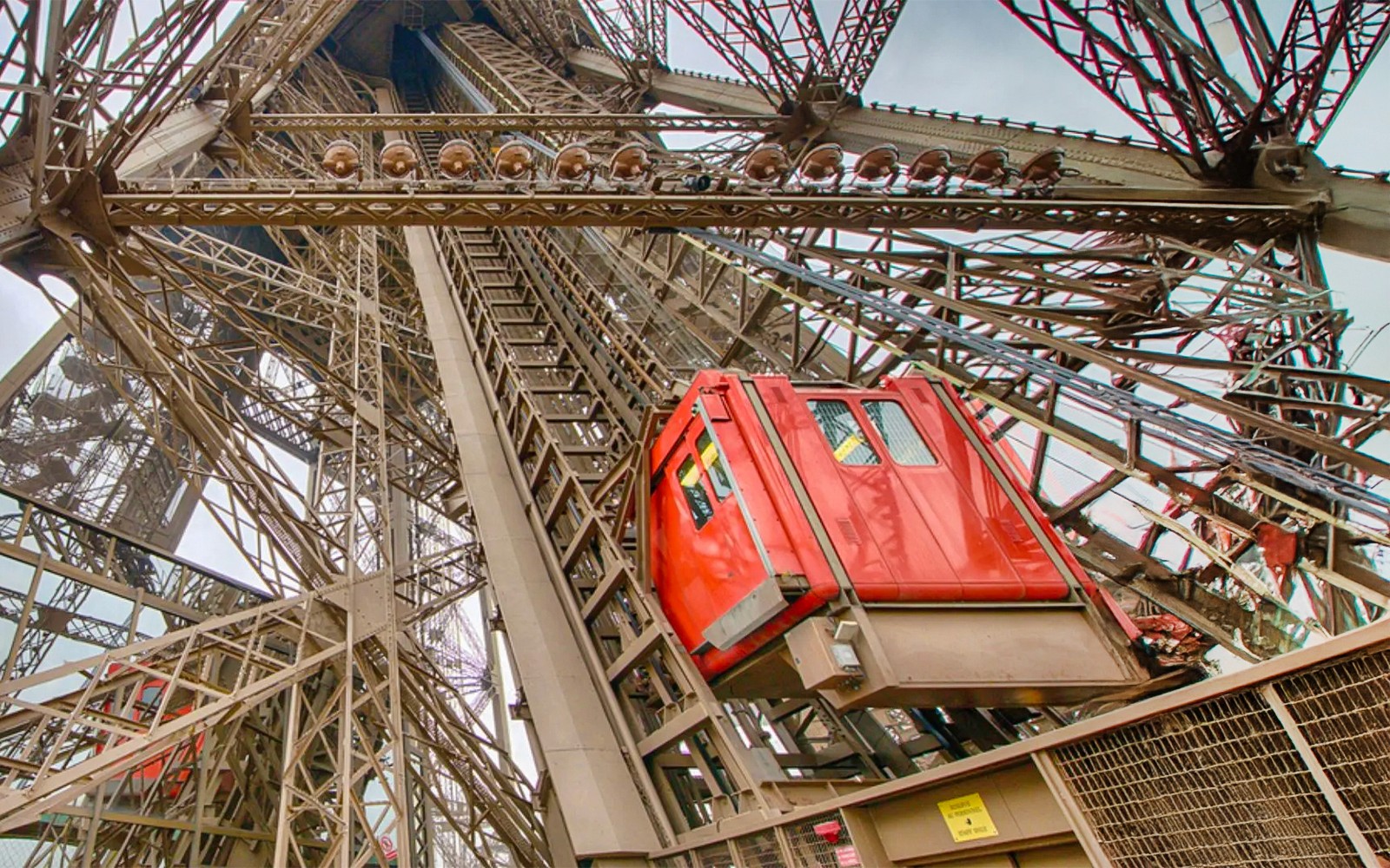 Combo: Eiffel Tower Guided Tour by Elevator with Seine River Cruise — gallery 5