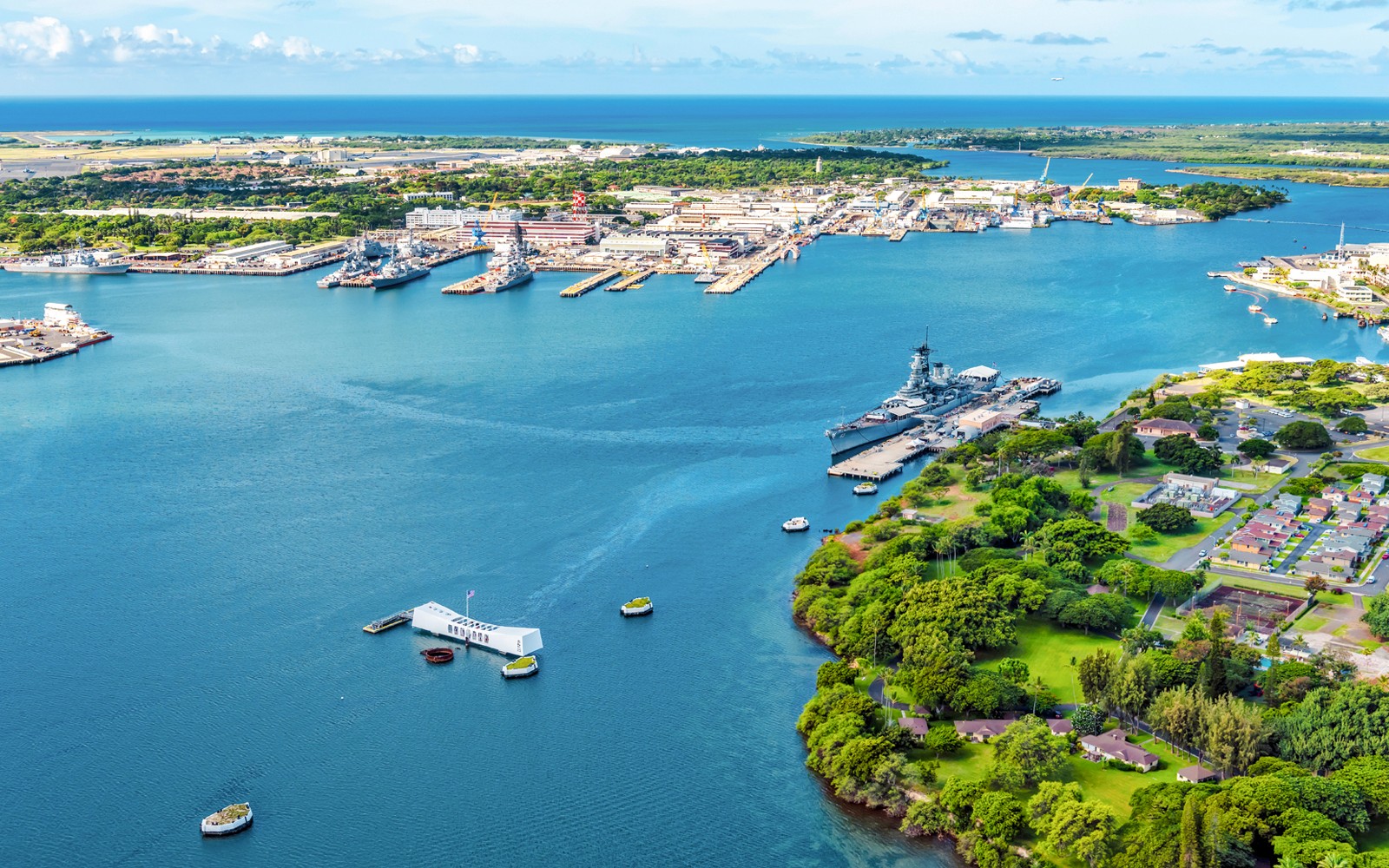 Pearl Harbor, Arizona Memorial, and Battleship Missouri Full-Day Tour