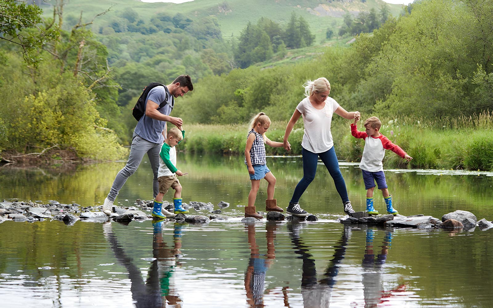Day Tour of the Lake District from London with Cream Tea & Cruise — main image