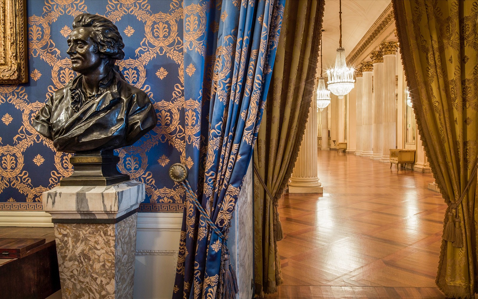 Skip-the-Line Entry & Guided Tour of La Scala Theatre