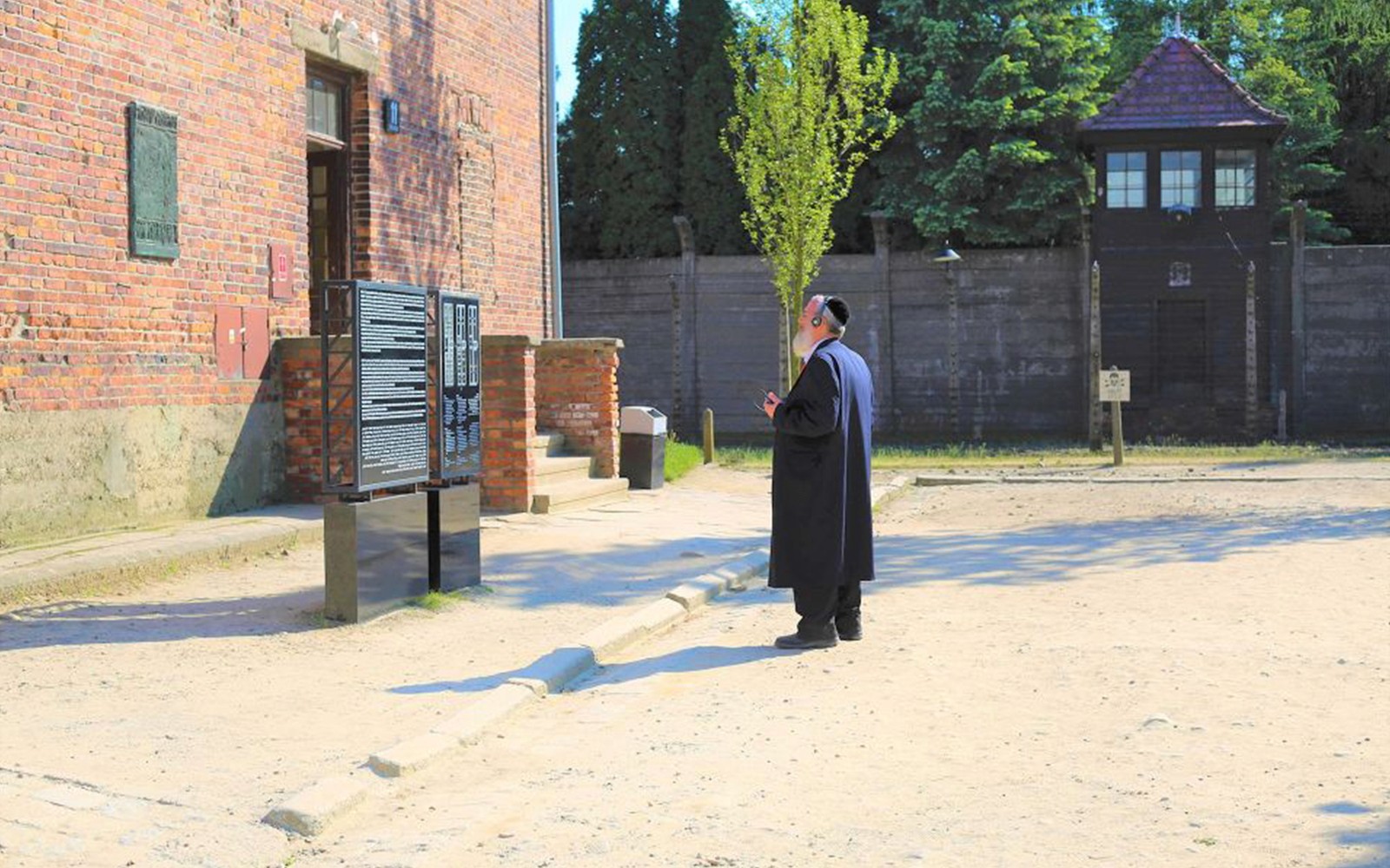 Fast-Track Entry Pass & Tour: Auschwitz-Birkenau Museum — gallery 1