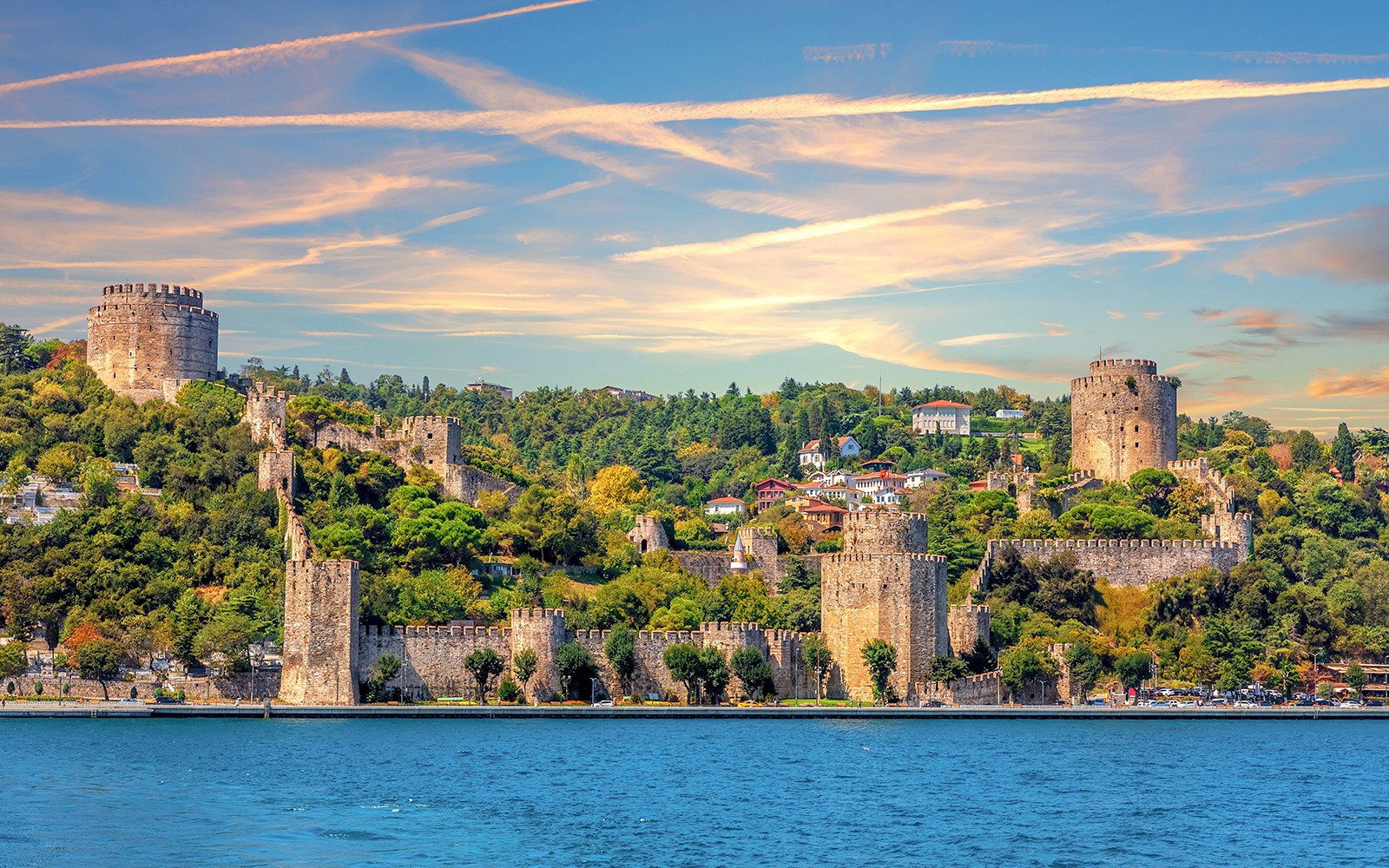 Bosphorus Yacht Sightseeing Cruise with Soft Drinks & Snacks — gallery 4