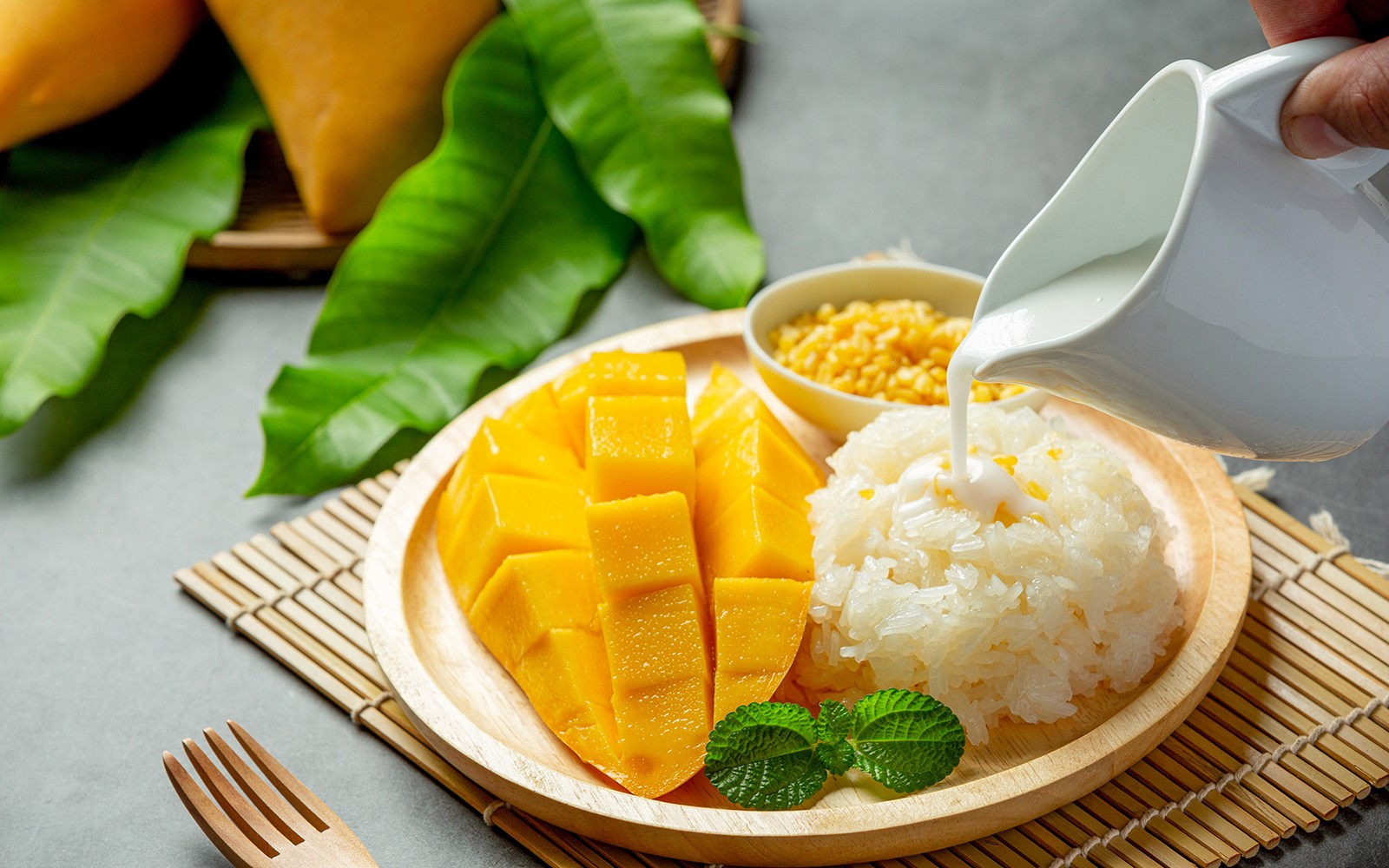 Grand Palace & Wat Pho Half-Day Guided Tour with Michelin Dessert — gallery 1